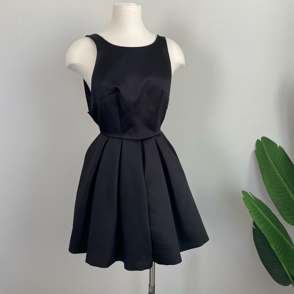 H&M Dresses & Skirts - H&M black cocktail romper
